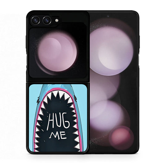 Θήκη Samsung Galaxy Z Flip5 Hug Me από τη Smartfits με σχέδιο στο πίσω μέρος και μαύρο περίβλημα | Samsung Galaxy Z Flip5 Hug Me case with colorful back and black bezels