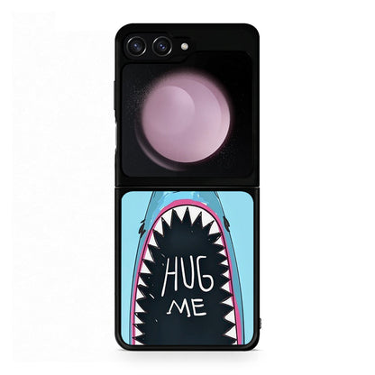 Samsung Galaxy Z Flip5 Hug Me θήκη από τη Smartfits με σχέδιο στο πίσω μέρος και μαύρο περίβλημα | Smartphone case with colorful back and black bezels by Smartfits