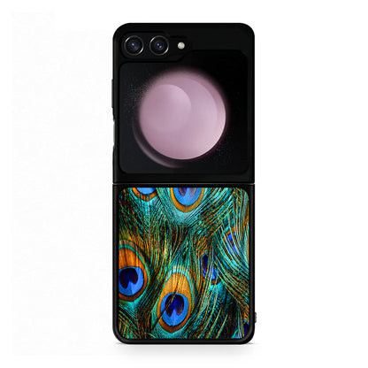 Samsung Galaxy Z Flip5 Real Peacock Feathers θήκη από τη Smartfits με σχέδιο στο πίσω μέρος και μαύρο περίβλημα | Smartphone case with colorful back and black bezels by Smartfits