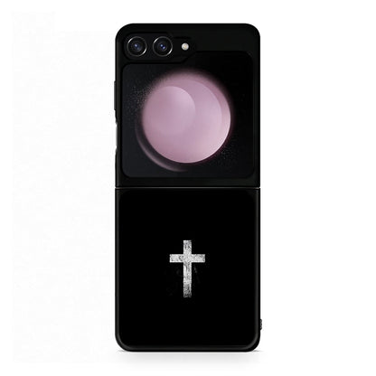 Samsung Galaxy Z Flip5 White Cross θήκη από τη Smartfits με σχέδιο στο πίσω μέρος και μαύρο περίβλημα | Smartphone case with colorful back and black bezels by Smartfits