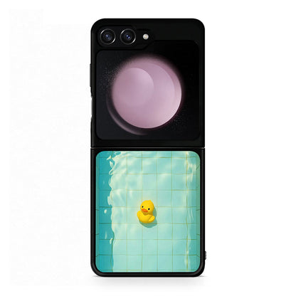 Samsung Galaxy Z Flip5 Yellow Duck θήκη από τη Smartfits με σχέδιο στο πίσω μέρος και μαύρο περίβλημα | Smartphone case with colorful back and black bezels by Smartfits