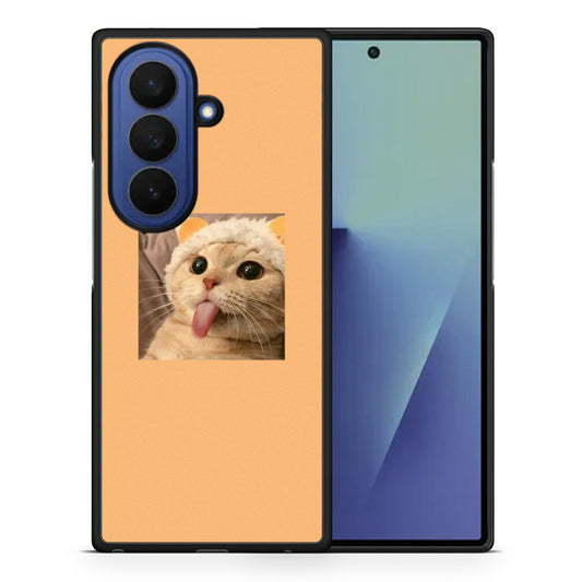 Θήκη Samsung Galaxy Z Fold7 Cat Tongue από τη Smartfits με σχέδιο στο πίσω μέρος και μαύρο περίβλημα | Samsung Galaxy Z Fold7 Cat Tongue case with colorful back and black bezels