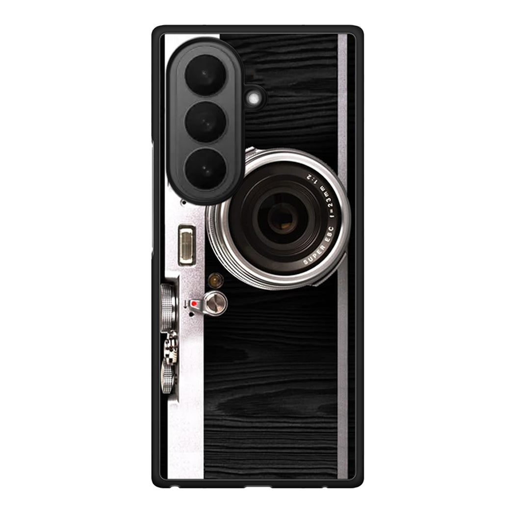 Samsung Galaxy Z Fold7 Emily In Paris θήκη από τη Smartfits με σχέδιο στο πίσω μέρος και μαύρο περίβλημα | Smartphone case with colorful back and black bezels by Smartfits