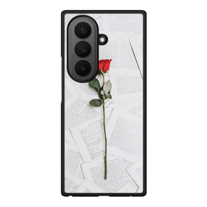 Samsung Galaxy Z Fold7 Red Rose θήκη από τη Smartfits με σχέδιο στο πίσω μέρος και μαύρο περίβλημα | Smartphone case with colorful back and black bezels by Smartfits