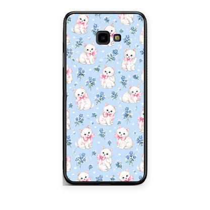 Θήκη Samsung Galaxy J4+ White Kittens and Blue Flowers Small από τη Smartfits με σχέδιο στο πίσω μέρος και μαύρο περίβλημα | Samsung Galaxy J4+ White Kittens and Blue Flowers Small case with colorful back and black bezels