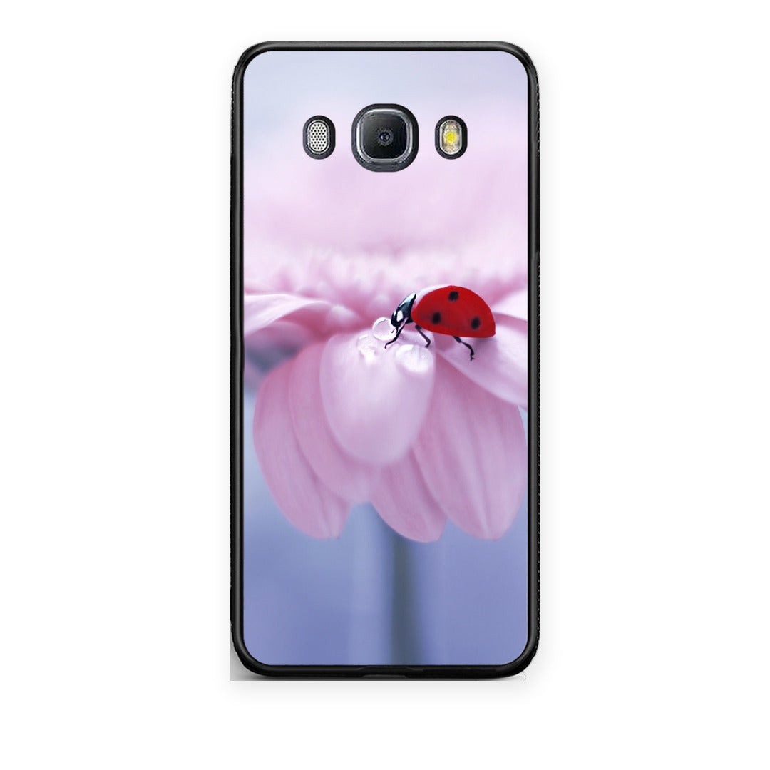 Θήκη Samsung Galaxy J7 2016 Ladybug Flower από τη Smartfits με σχέδιο στο πίσω μέρος και μαύρο περίβλημα | Samsung Galaxy J7 2016 Ladybug Flower case with colorful back and black bezels