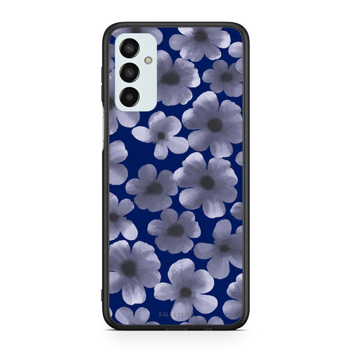Θήκη Samsung Galaxy M13 Pale Blue Flowers on Navy από τη Smartfits με σχέδιο στο πίσω μέρος και μαύρο περίβλημα | Samsung Galaxy M13 Pale Blue Flowers on Navy case with colorful back and black bezels