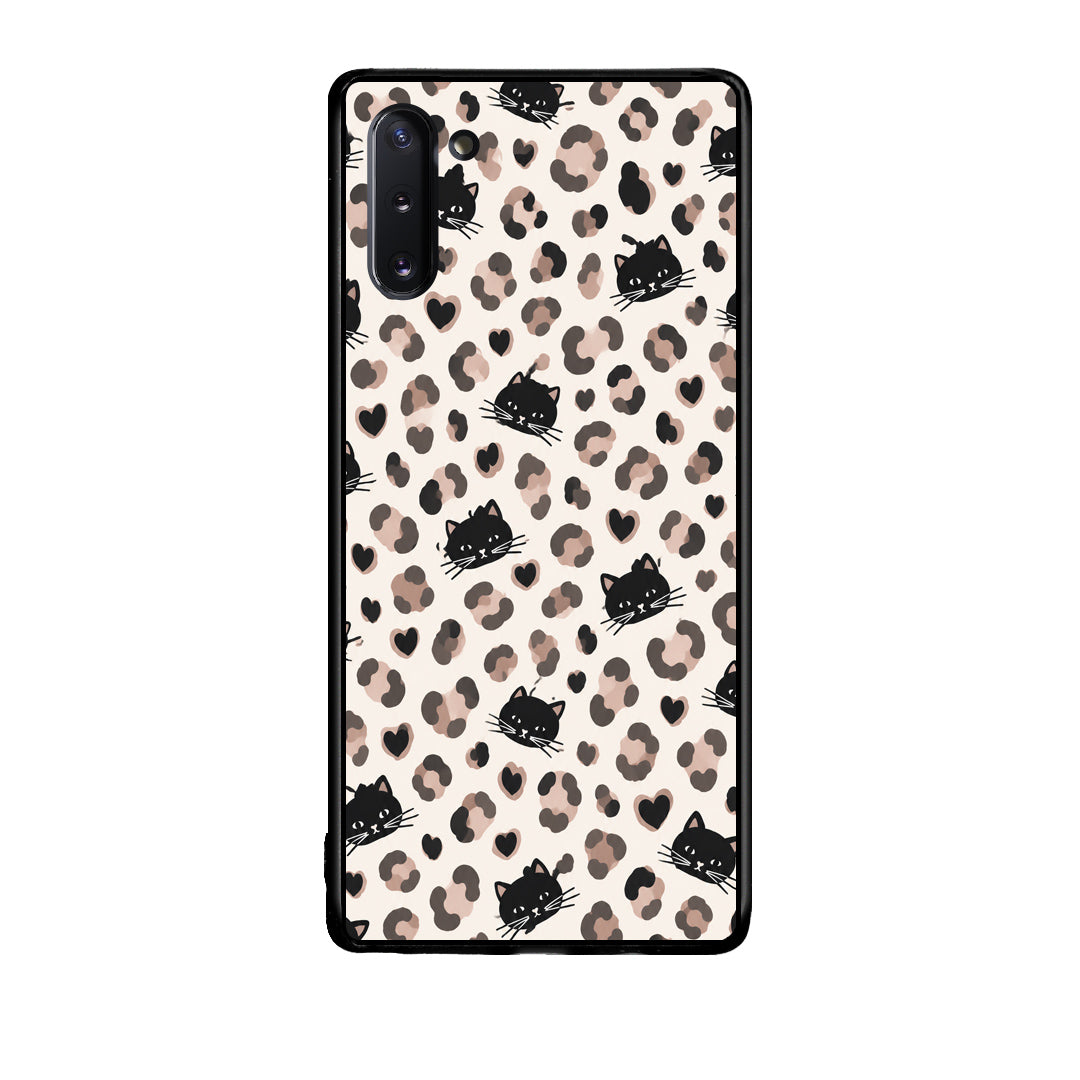 Θήκη Samsung Galaxy Note 10 Leopard Spots and Black Cats on Cream από τη Smartfits με σχέδιο στο πίσω μέρος και μαύρο περίβλημα | Samsung Galaxy Note 10 Leopard Spots and Black Cats on Cream case with colorful back and black bezels