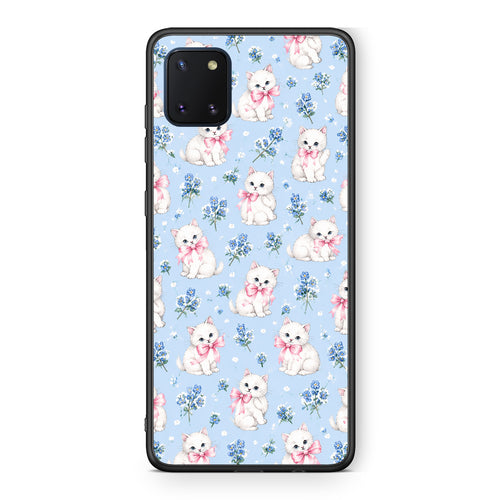 Θήκη Samsung Galaxy Note 10 Lite White Kittens and Blue Flowers Small από τη Smartfits με σχέδιο στο πίσω μέρος και μαύρο περίβλημα | Samsung Galaxy Note 10 Lite White Kittens and Blue Flowers Small case with colorful back and black bezels