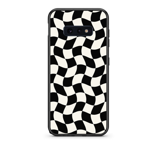 Θήκη Samsung Galaxy S10e Black and Cream Wavy Checkerboard από τη Smartfits με σχέδιο στο πίσω μέρος και μαύρο περίβλημα | Samsung Galaxy S10e Black and Cream Wavy Checkerboard case with colorful back and black bezels