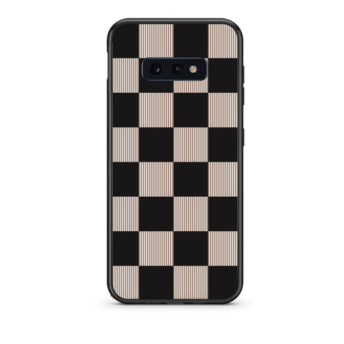 Θήκη Samsung Galaxy S10e Black and Taupe Striped Checks από τη Smartfits με σχέδιο στο πίσω μέρος και μαύρο περίβλημα | Samsung Galaxy S10e Black and Taupe Striped Checks case with colorful back and black bezels