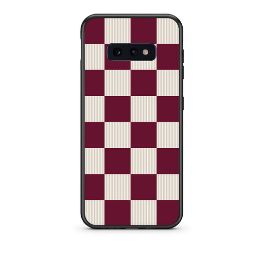 Θήκη Samsung Galaxy S10e Burgundy and Cream Striped Checks από τη Smartfits με σχέδιο στο πίσω μέρος και μαύρο περίβλημα | Samsung Galaxy S10e Burgundy and Cream Striped Checks case with colorful back and black bezels