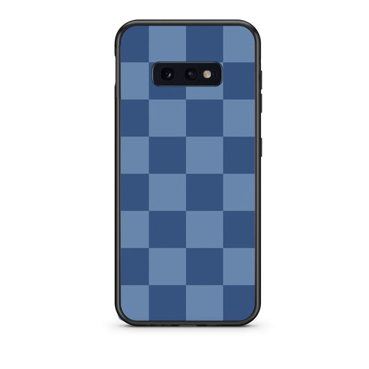 Θήκη Samsung Galaxy S10e Denim Blue Checkerboard από τη Smartfits με σχέδιο στο πίσω μέρος και μαύρο περίβλημα | Samsung Galaxy S10e Denim Blue Checkerboard case with colorful back and black bezels
