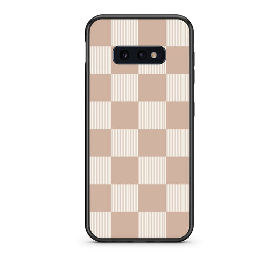 Θήκη Samsung Galaxy S10e Latte and Cream Striped Checks από τη Smartfits με σχέδιο στο πίσω μέρος και μαύρο περίβλημα | Samsung Galaxy S10e Latte and Cream Striped Checks case with colorful back and black bezels