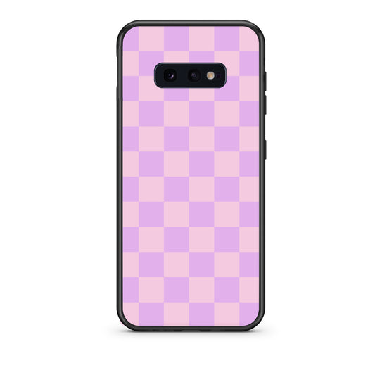 Θήκη Samsung Galaxy S10e Lavender and Pink Checkerboard από τη Smartfits με σχέδιο στο πίσω μέρος και μαύρο περίβλημα | Samsung Galaxy S10e Lavender and Pink Checkerboard case with colorful back and black bezels