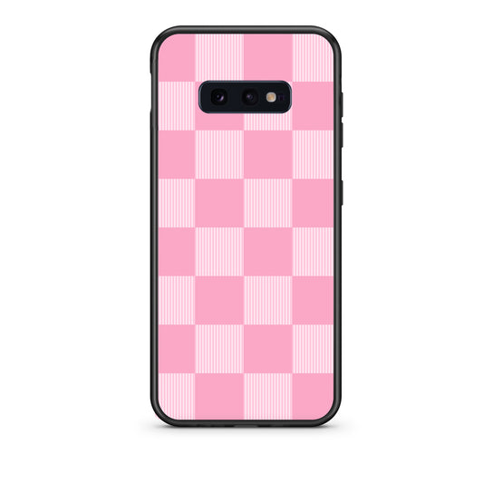 Θήκη Samsung Galaxy S10e Pink and White Striped Checks από τη Smartfits με σχέδιο στο πίσω μέρος και μαύρο περίβλημα | Samsung Galaxy S10e Pink and White Striped Checks case with colorful back and black bezels