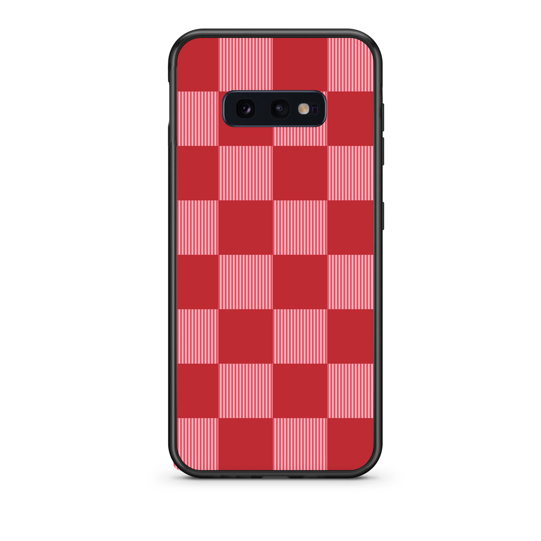 Θήκη Samsung Galaxy S10e Red and Pink Striped Checks από τη Smartfits με σχέδιο στο πίσω μέρος και μαύρο περίβλημα | Samsung Galaxy S10e Red and Pink Striped Checks case with colorful back and black bezels