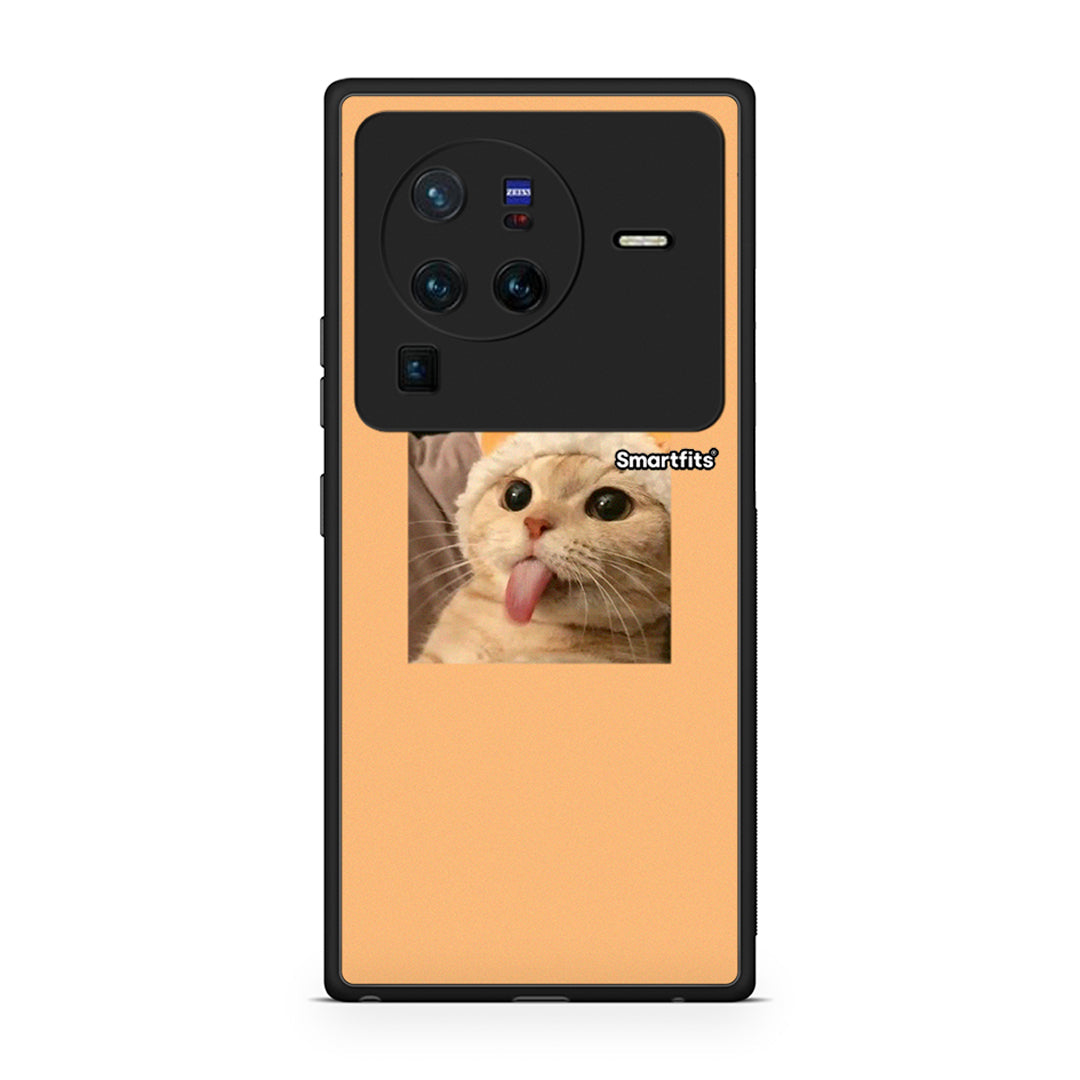 Vivo X80 Pro 5G Cat Tongue θήκη από τη Smartfits με σχέδιο στο πίσω μέρος και μαύρο περίβλημα | Smartphone case with colorful back and black bezels by Smartfits