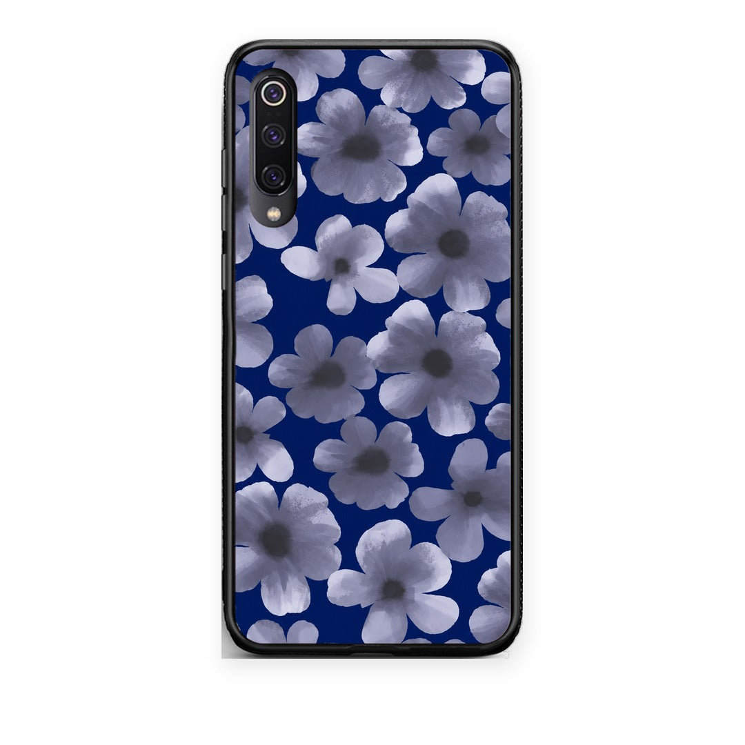 Θήκη Xiaomi Mi 9 Pale Blue Flowers on Navy από τη Smartfits με σχέδιο στο πίσω μέρος και μαύρο περίβλημα | Xiaomi Mi 9 Pale Blue Flowers on Navy case with colorful back and black bezels