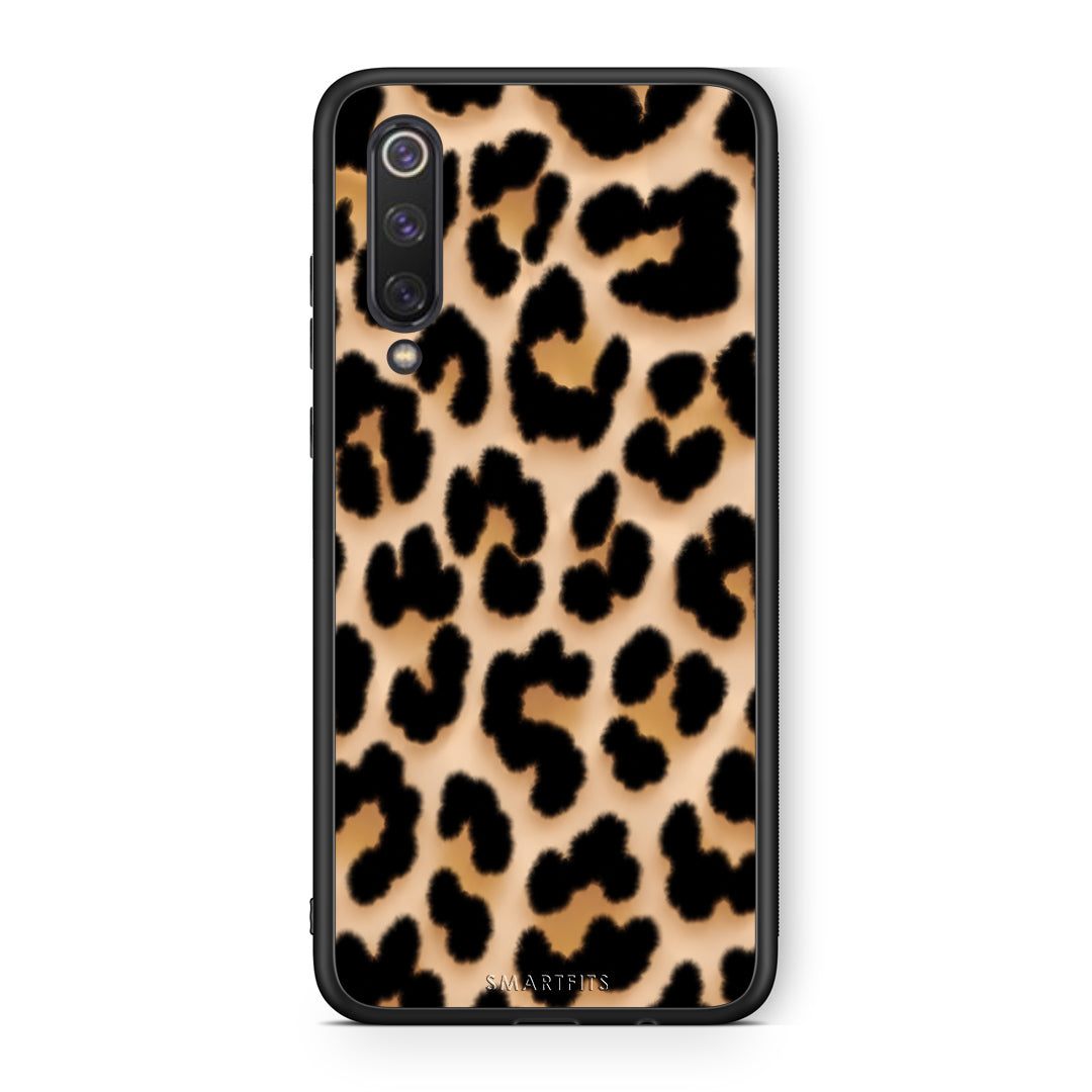 Θήκη Xiaomi Mi 9 SE Leopard Print Tan Large από τη Smartfits με σχέδιο στο πίσω μέρος και μαύρο περίβλημα | Xiaomi Mi 9 SE Leopard Print Tan Large case with colorful back and black bezels