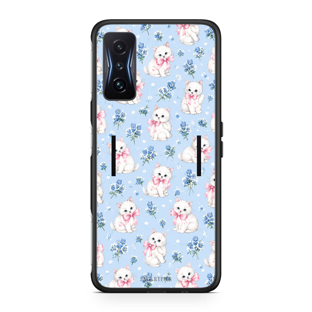 Θήκη Xiaomi Poco F4 GT White Kittens and Blue Flowers Small από τη Smartfits με σχέδιο στο πίσω μέρος και μαύρο περίβλημα | Xiaomi Poco F4 GT White Kittens and Blue Flowers Small case with colorful back and black bezels