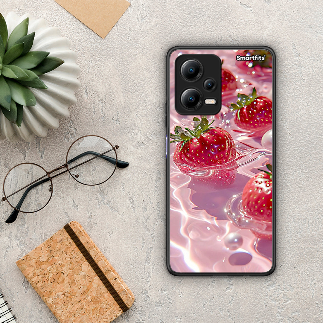 Θήκη Xiaomi Redmi Note 12 5G Juicy Strawberries από τη Smartfits με σχέδιο στο πίσω μέρος και μαύρο περίβλημα | Xiaomi Redmi Note 12 5G Juicy Strawberries Case with Colorful Back and Black Bezels