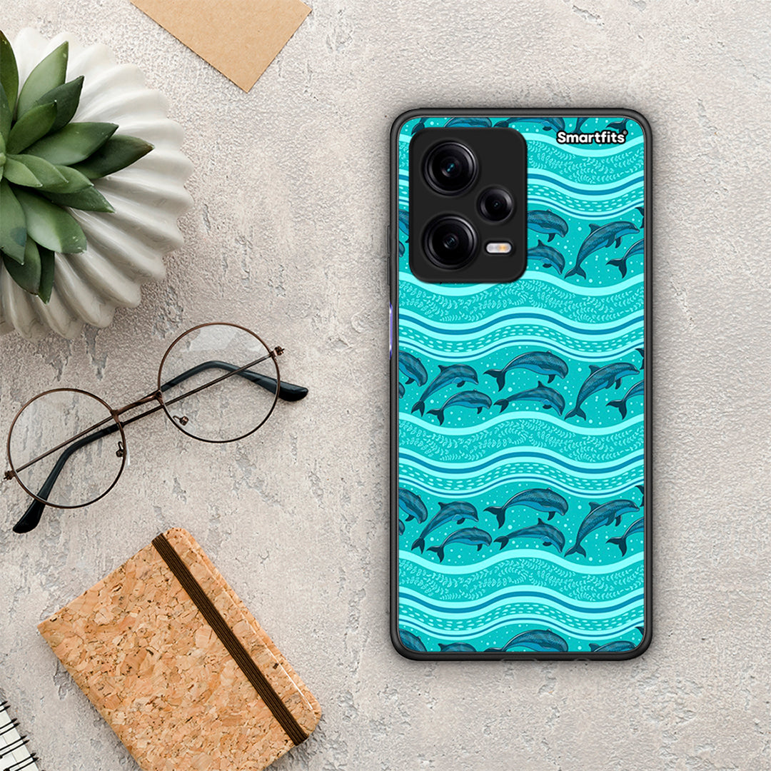 Θήκη Xiaomi Redmi Note 12 Pro 5G Swimming Dolphins από τη Smartfits με σχέδιο στο πίσω μέρος και μαύρο περίβλημα | Xiaomi Redmi Note 12 Pro 5G Swimming Dolphins Case with Colorful Back and Black Bezels