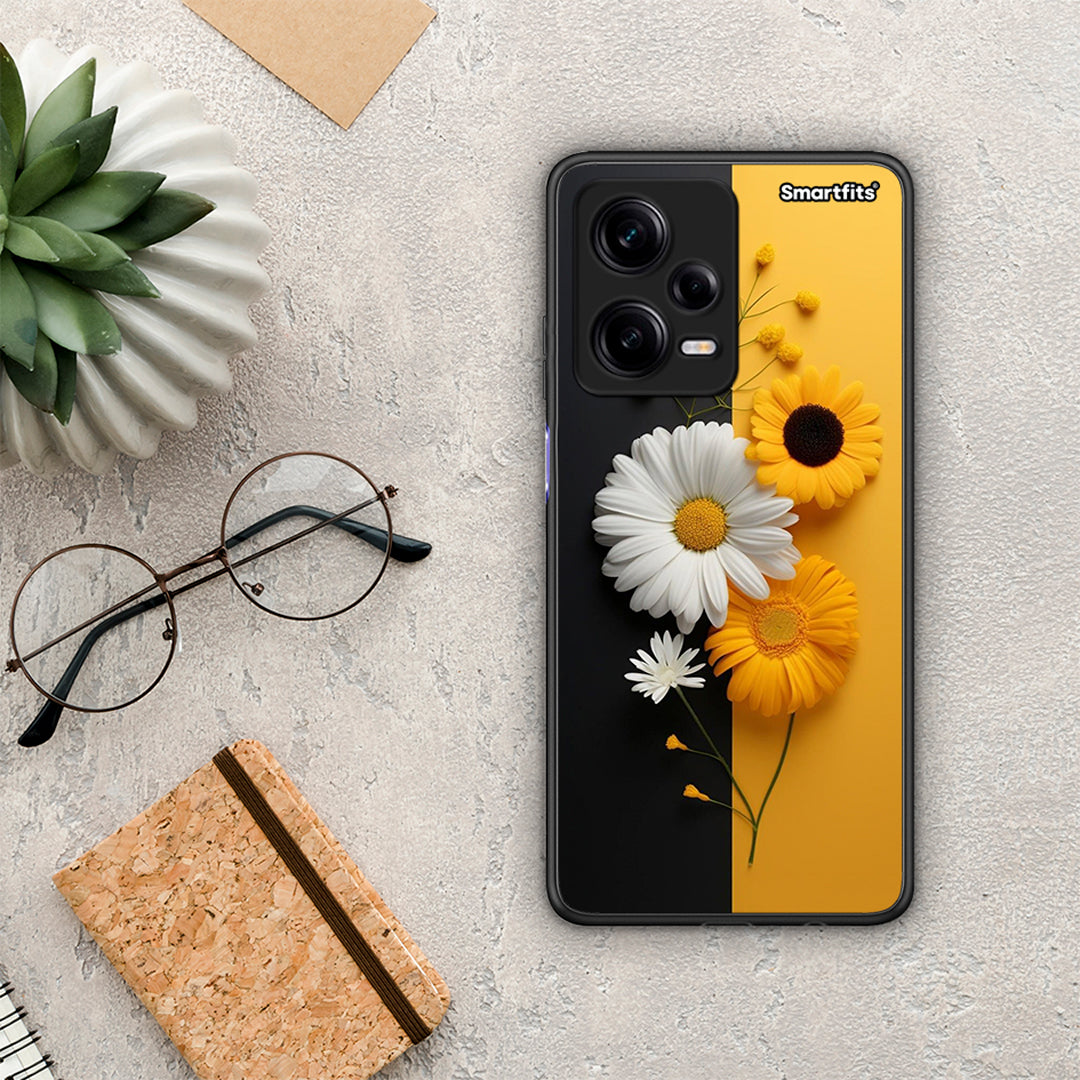 Θήκη Xiaomi Redmi Note 12 Pro 5G Yellow Daisies από τη Smartfits με σχέδιο στο πίσω μέρος και μαύρο περίβλημα | Xiaomi Redmi Note 12 Pro 5G Yellow Daisies Case with Colorful Back and Black Bezels