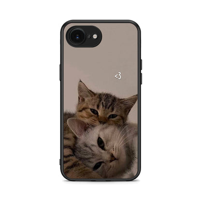 iPhone 16e Cats In Love Θήκη από τη Smartfits με σχέδιο στο πίσω μέρος και μαύρο περίβλημα | Smartphone case with colorful back and black bezels by Smartfits