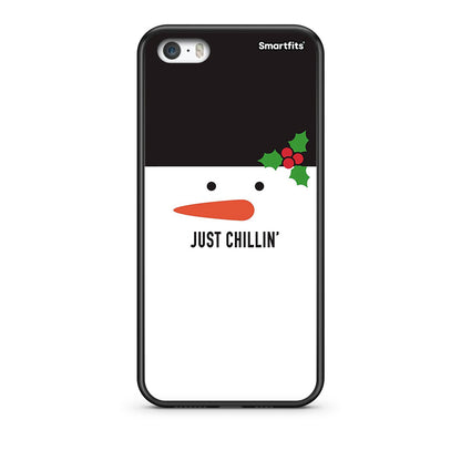 iPhone 5/5s/SE Christmas Chillin θήκη από τη Smartfits με σχέδιο στο πίσω μέρος και μαύρο περίβλημα | Smartphone case with colorful back and black bezels by Smartfits
