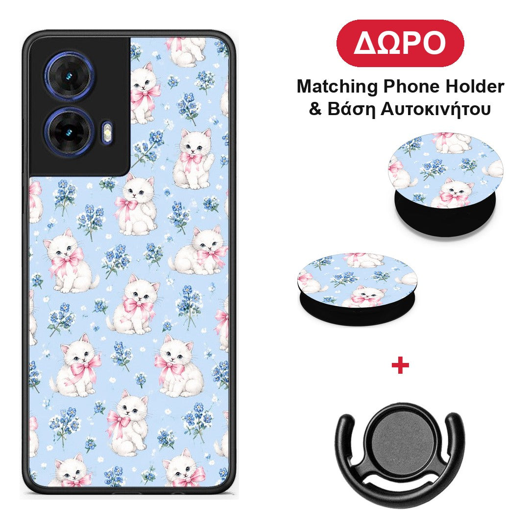 White Kittens and Blue Flowers Small - Motorola Moto G85 θήκη + Δώρο Phone Holder & Βάση Αυτοκινήτου