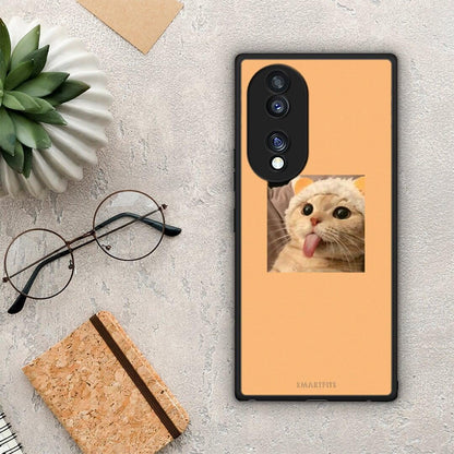 Θήκη Honor 70 5G Cat Tongue από τη Smartfits με σχέδιο στο πίσω μέρος και μαύρο περίβλημα | Honor 70 5G Cat Tongue Case with Colorful Back and Black Bezels
