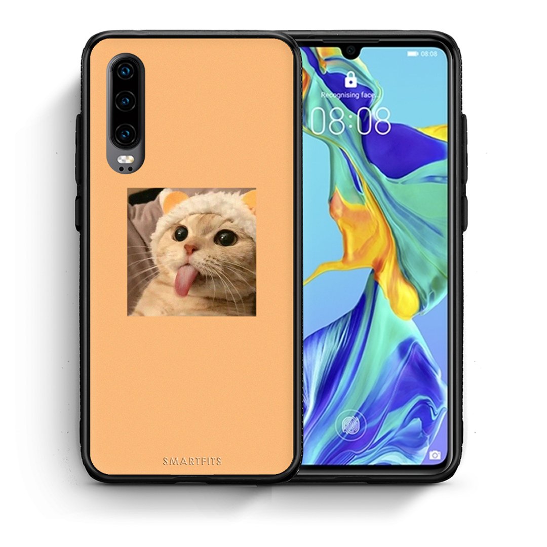 Θήκη Huawei P30 Cat Tongue από τη Smartfits με σχέδιο στο πίσω μέρος και μαύρο περίβλημα | Huawei P30 Cat Tongue case with colorful back and black bezels