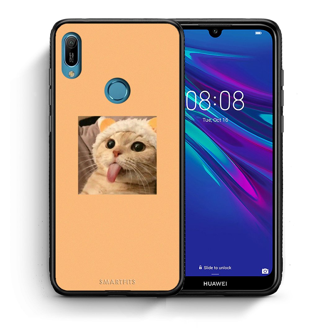 Θήκη Huawei Y6 2019 Cat Tongue από τη Smartfits με σχέδιο στο πίσω μέρος και μαύρο περίβλημα | Huawei Y6 2019 Cat Tongue case with colorful back and black bezels