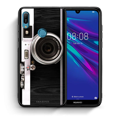 Θήκη Huawei Y6 2019 Emily In Paris από τη Smartfits με σχέδιο στο πίσω μέρος και μαύρο περίβλημα | Huawei Y6 2019 Emily In Paris case with colorful back and black bezels