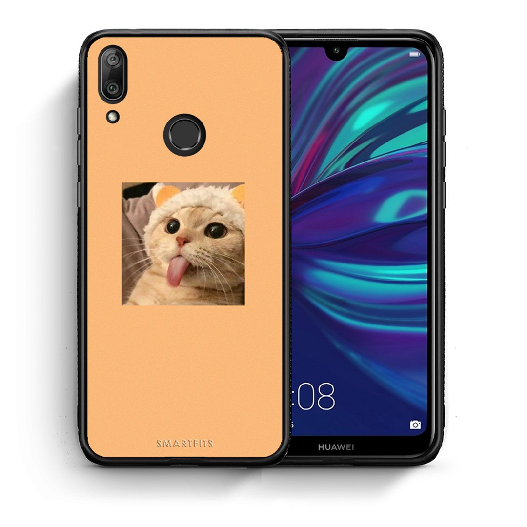 Θήκη Huawei Y7 2019 Cat Tongue από τη Smartfits με σχέδιο στο πίσω μέρος και μαύρο περίβλημα | Huawei Y7 2019 Cat Tongue case with colorful back and black bezels