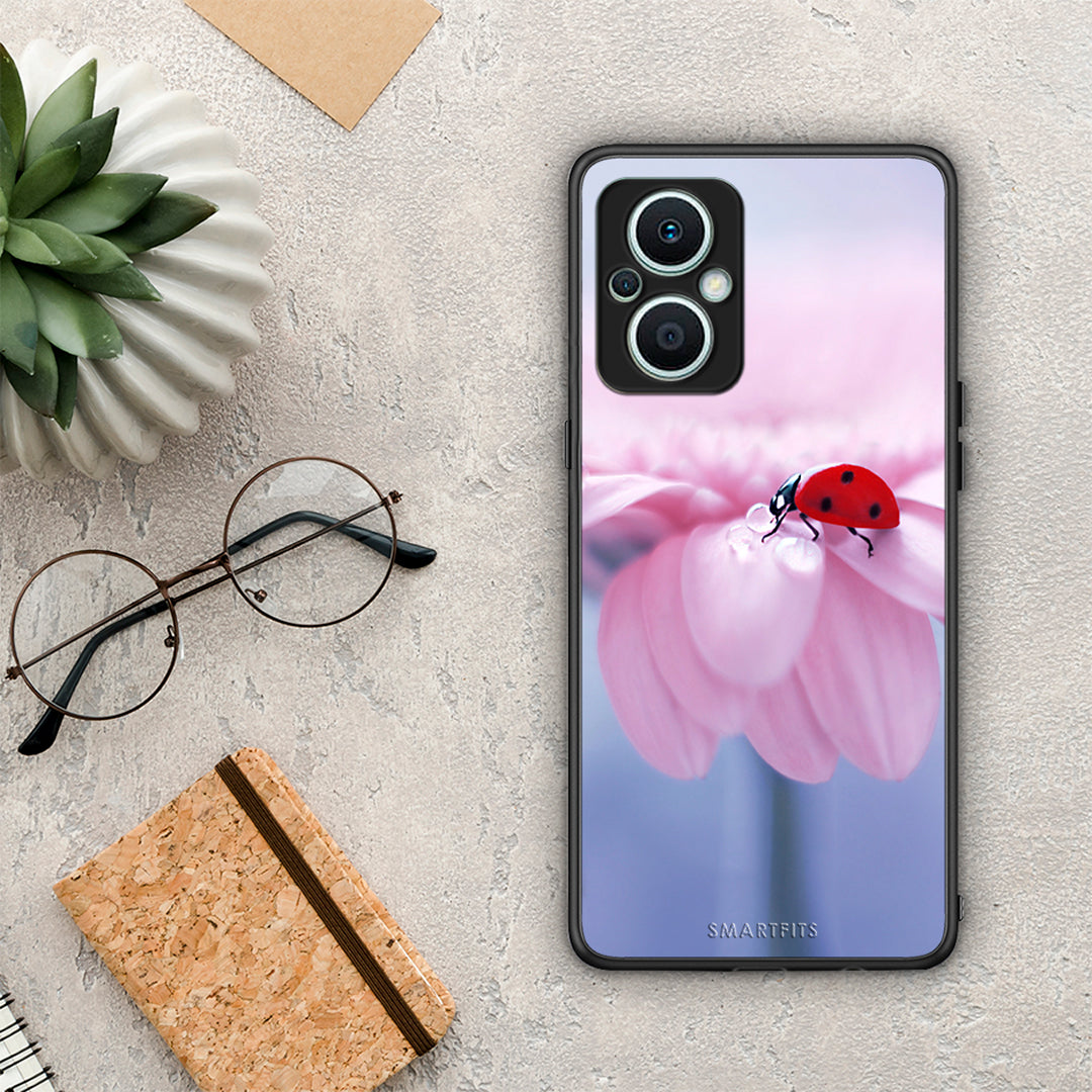 Θήκη Oppo Reno7 Lite Ladybug Flower από τη Smartfits με σχέδιο στο πίσω μέρος και μαύρο περίβλημα | Oppo Reno7 Lite Ladybug Flower Case with Colorful Back and Black Bezels