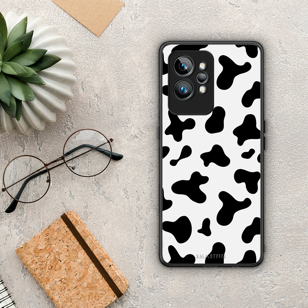 Θήκη Realme GT2 Cow Print από τη Smartfits με σχέδιο στο πίσω μέρος και μαύρο περίβλημα | Realme GT2 Cow Print Case with Colorful Back and Black Bezels