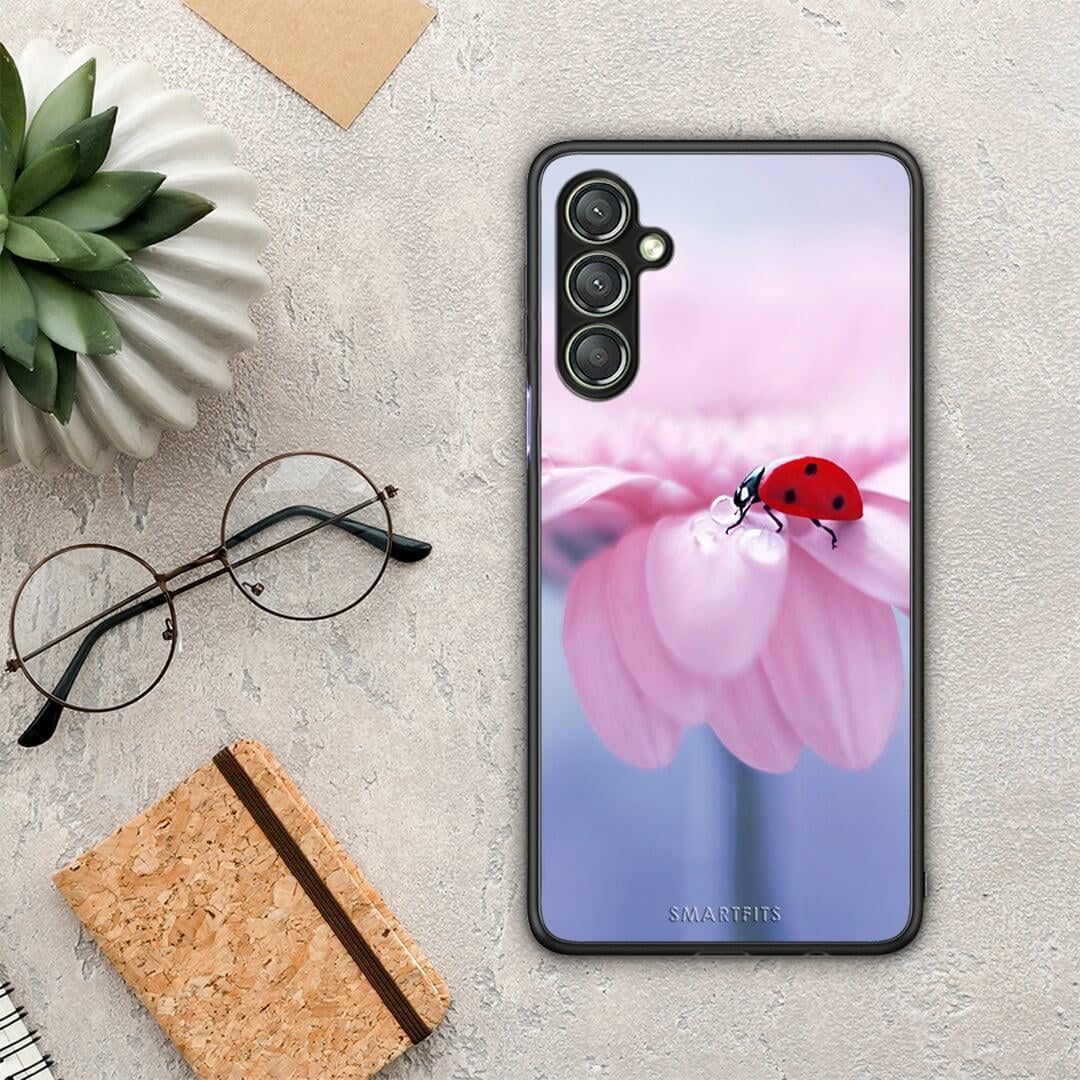 Θήκη Samsung Galaxy A24 4G Ladybug Flower από τη Smartfits με σχέδιο στο πίσω μέρος και μαύρο περίβλημα | Samsung Galaxy A24 4G Ladybug Flower Case with Colorful Back and Black Bezels