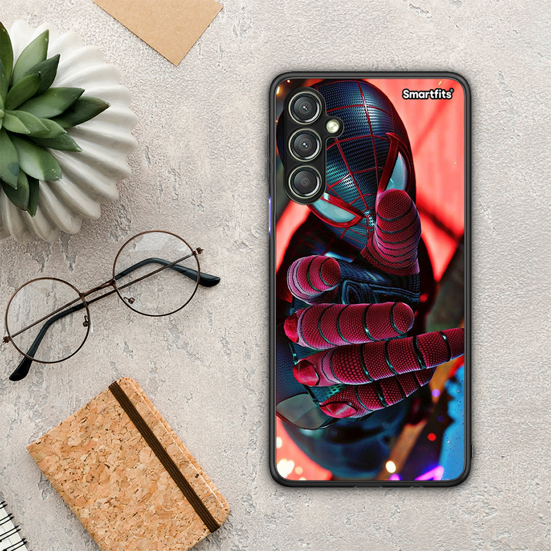 Θήκη Samsung Galaxy A24 4G Spider Hand από τη Smartfits με σχέδιο στο πίσω μέρος και μαύρο περίβλημα | Samsung Galaxy A24 4G Spider Hand Case with Colorful Back and Black Bezels