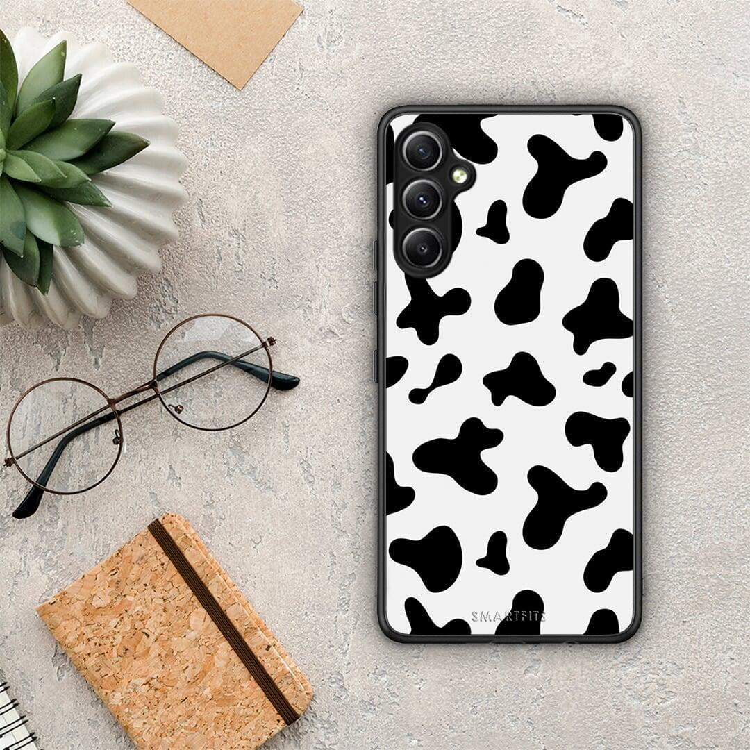 Θήκη Samsung Galaxy A34 Cow Print από τη Smartfits με σχέδιο στο πίσω μέρος και μαύρο περίβλημα | Samsung Galaxy A34 Cow Print Case with Colorful Back and Black Bezels