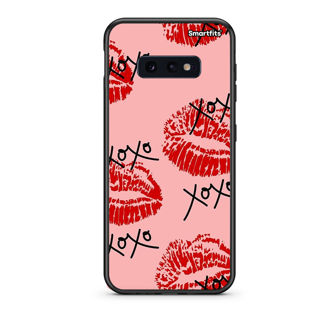 samsung s10e XOXO Lips θήκη από τη Smartfits με σχέδιο στο πίσω μέρος και μαύρο περίβλημα | Smartphone case with colorful back and black bezels by Smartfits