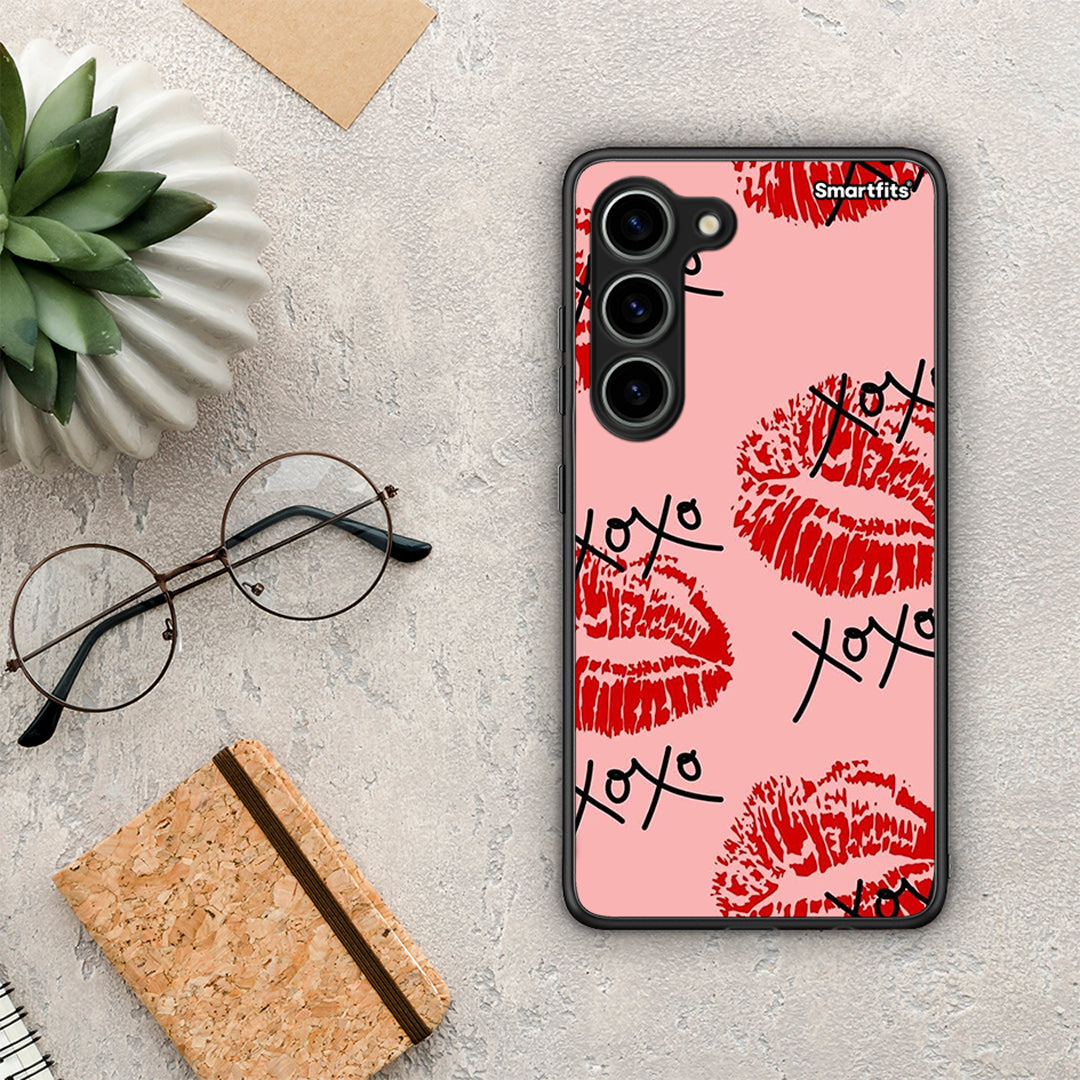 Θήκη Samsung Galaxy S23 XOXO Lips από τη Smartfits με σχέδιο στο πίσω μέρος και μαύρο περίβλημα | Samsung Galaxy S23 XOXO Lips Case with Colorful Back and Black Bezels