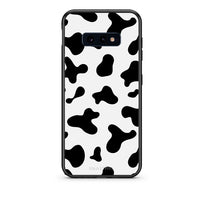 Thumbnail for samsung s10e Cow Print θήκη από τη Smartfits με σχέδιο στο πίσω μέρος και μαύρο περίβλημα | Smartphone case with colorful back and black bezels by Smartfits