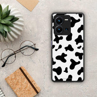 Thumbnail for Θήκη Vivo Y35 Cow Print από τη Smartfits με σχέδιο στο πίσω μέρος και μαύρο περίβλημα | Vivo Y35 Cow Print Case with Colorful Back and Black Bezels