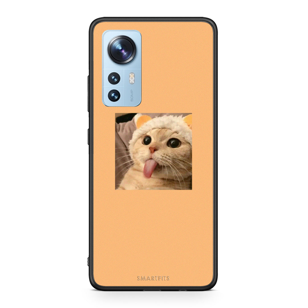 Xiaomi 12/12X 5G Cat Tongue θήκη από τη Smartfits με σχέδιο στο πίσω μέρος και μαύρο περίβλημα | Smartphone case with colorful back and black bezels by Smartfits