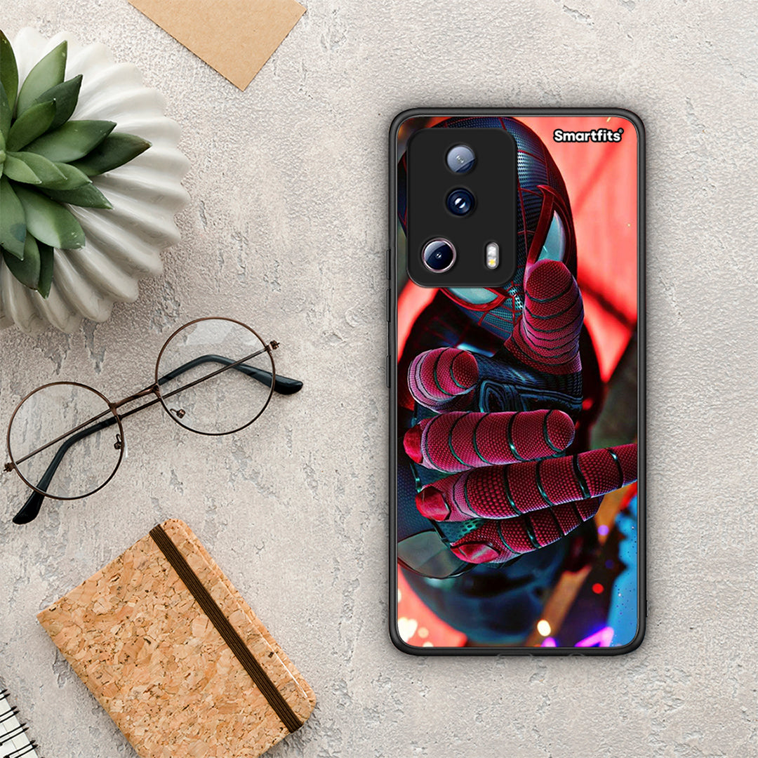 Θήκη Xiaomi 13 Lite 5G Spider Hand από τη Smartfits με σχέδιο στο πίσω μέρος και μαύρο περίβλημα | Xiaomi 13 Lite 5G Spider Hand Case with Colorful Back and Black Bezels