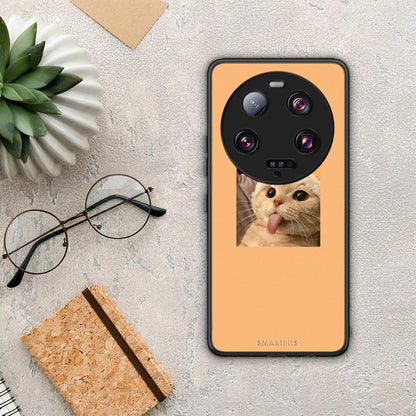 Θήκη Xiaomi 13 Ultra Cat Tongue από τη Smartfits με σχέδιο στο πίσω μέρος και μαύρο περίβλημα | Xiaomi 13 Ultra Cat Tongue Case with Colorful Back and Black Bezels