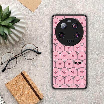 Θήκη Xiaomi 13 Ultra Pig Glasses από τη Smartfits με σχέδιο στο πίσω μέρος και μαύρο περίβλημα | Xiaomi 13 Ultra Pig Glasses Case with Colorful Back and Black Bezels