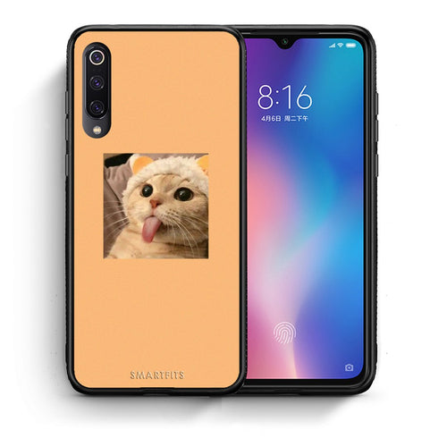 Θήκη Xiaomi Mi 9 Cat Tongue από τη Smartfits με σχέδιο στο πίσω μέρος και μαύρο περίβλημα | Xiaomi Mi 9 Cat Tongue case with colorful back and black bezels